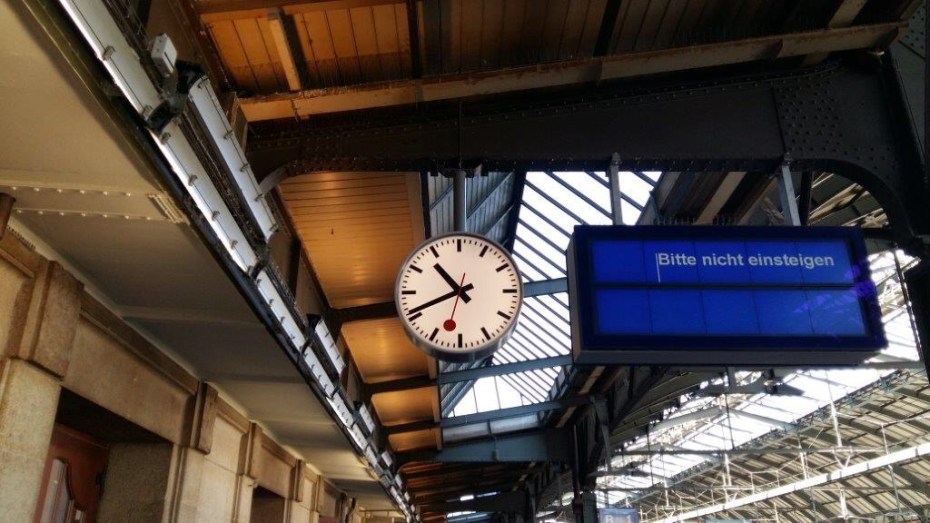 Station clock